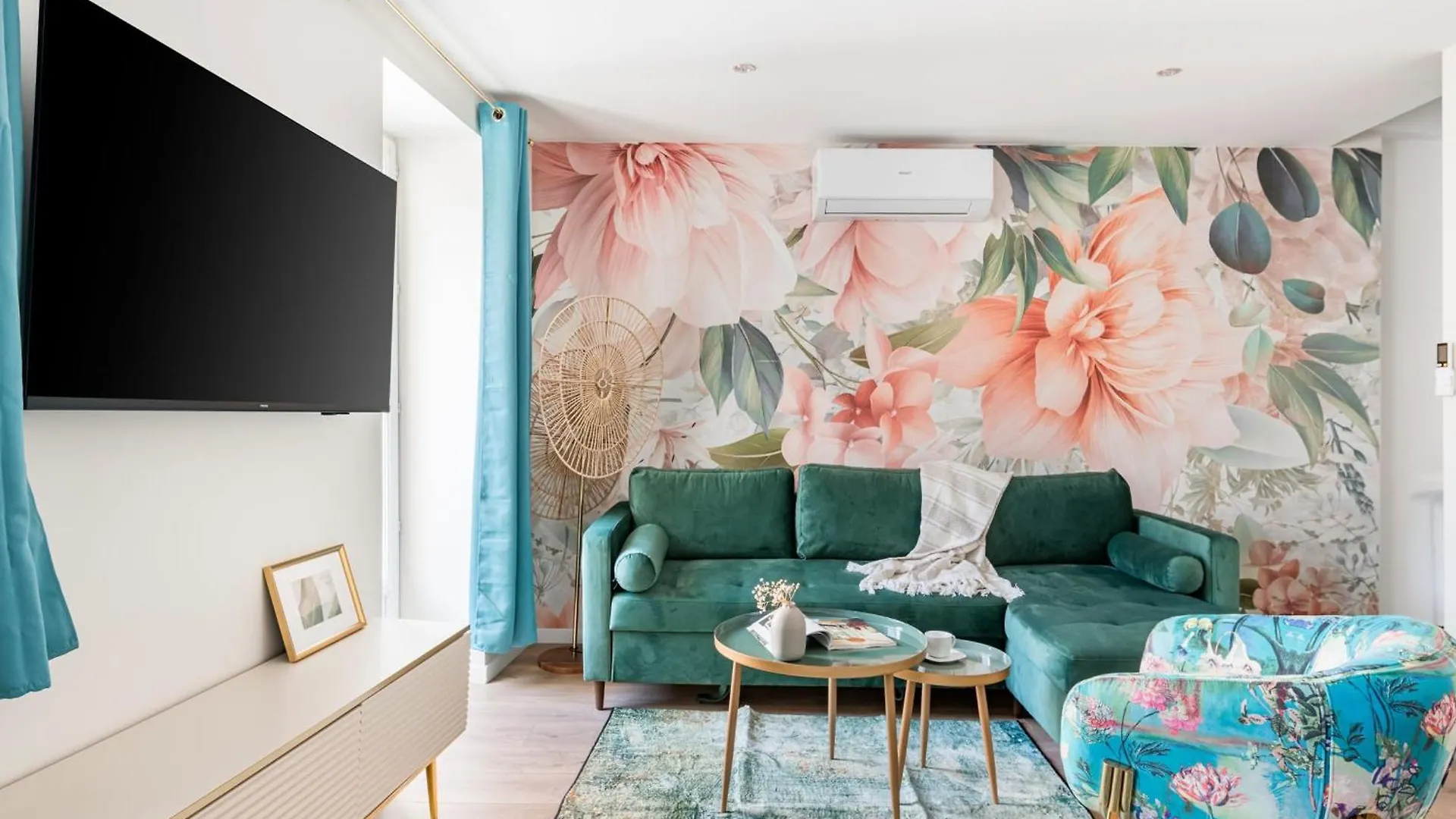 Beige Hospitalite - Salome - Golden Suite Saint-Etienne  Apartment